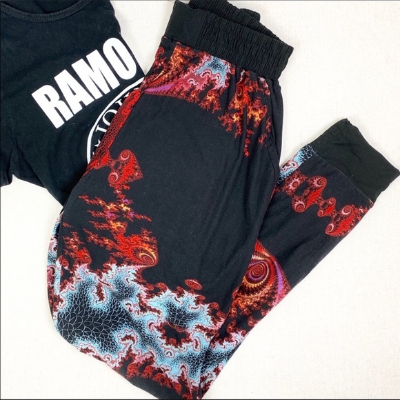 unbranded Pants - Kaleidoscope Print Jogger 💰2/$20